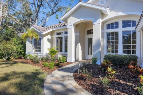 House in University Park, Florida 3 bedrooms, 241.27 sq.m. № 2379771 - photo 6