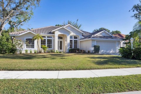 House in University Park, Florida 3 bedrooms, 241.27 sq.m. № 2379771 - photo 3