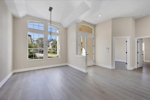 House in University Park, Florida 3 bedrooms, 241.27 sq.m. № 2379771 - photo 9