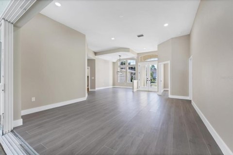 House in University Park, Florida 3 bedrooms, 241.27 sq.m. № 2379771 - photo 13