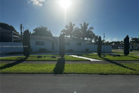 Casa en venta en Miami, Florida, 3 dormitorios, 102.66 m2 № 1893104 - foto 2