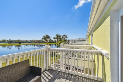 Condo in Saint Petersburg, Florida, 2 bedrooms  № 1556364 - photo 28