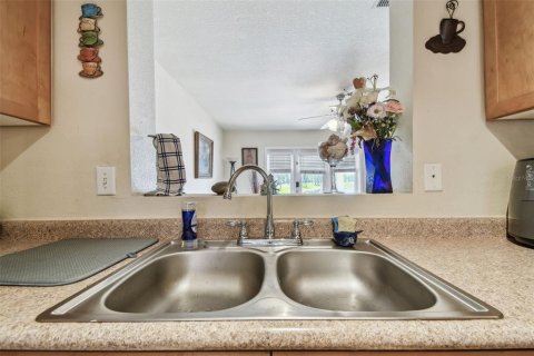 Condo in Saint Petersburg, Florida, 2 bedrooms  № 1556364 - photo 13