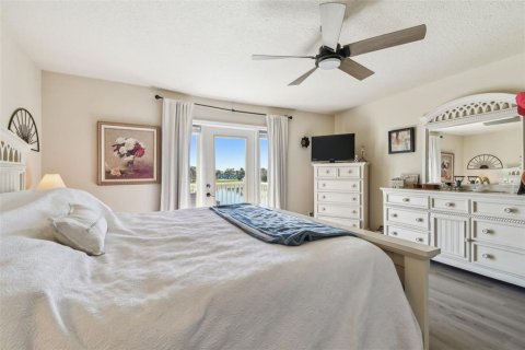 Condo in Saint Petersburg, Florida, 2 bedrooms  № 1556364 - photo 24