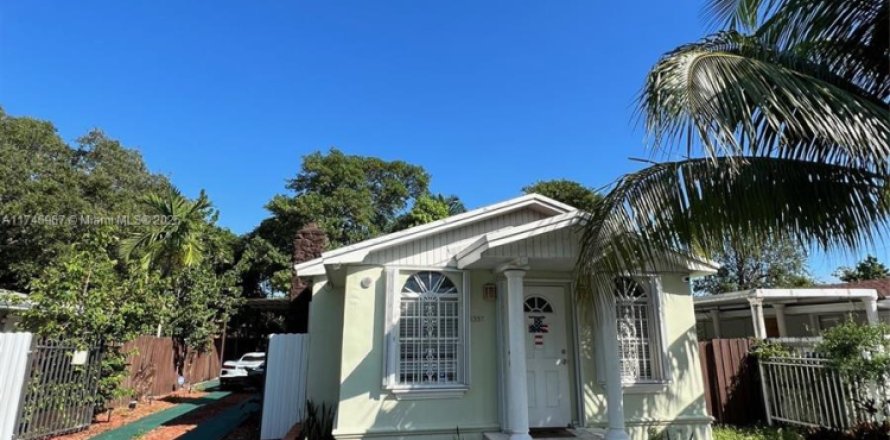 Villa ou maison à Miami, Floride 3 chambres, 78.78 m2 № 1860393