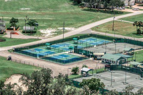 Купить виллу или дом в Себринг, Флорида 6 комнат, 316.89м2, № 1961456 - фото 28