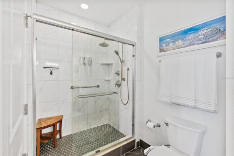Condo in Daytona Beach Shores, Florida, 2 bedrooms  № 2347128 - photo 24