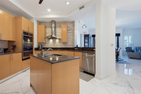 Condo in Daytona Beach Shores, Florida, 2 bedrooms  № 2347128 - photo 7