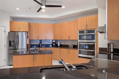 Condo in Daytona Beach Shores, Florida, 2 bedrooms  № 2347128 - photo 9