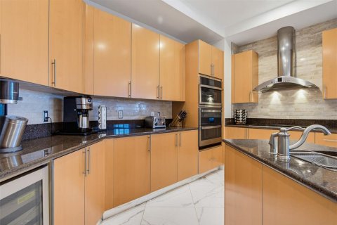 Condo in Daytona Beach Shores, Florida, 2 bedrooms  № 2347128 - photo 6
