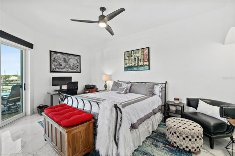 Condo in Daytona Beach Shores, Florida, 2 bedrooms  № 2347128 - photo 21