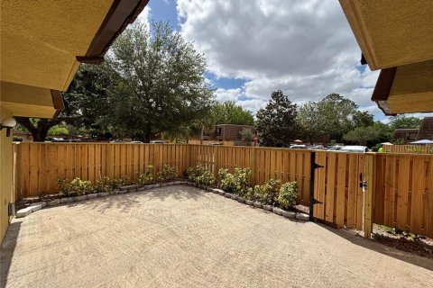 Townhouse in Orlando, Florida 2 bedrooms, 119.38 sq.m. № 2200424 - photo 3