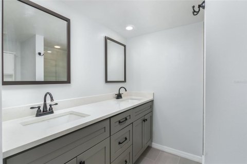 Townhouse in Orlando, Florida 2 bedrooms, 119.38 sq.m. № 2200424 - photo 26