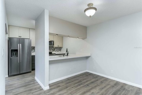 Townhouse in Orlando, Florida 2 bedrooms, 119.38 sq.m. № 2200424 - photo 11