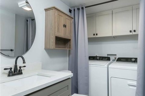 Townhouse in Orlando, Florida 2 bedrooms, 119.38 sq.m. № 2200424 - photo 19