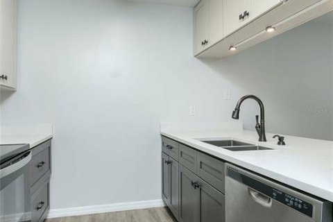 Townhouse in Orlando, Florida 2 bedrooms, 119.38 sq.m. № 2200424 - photo 17