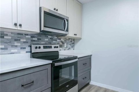 Townhouse in Orlando, Florida 2 bedrooms, 119.38 sq.m. № 2200424 - photo 16