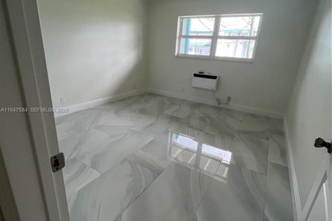 Снять в аренду кондоминиум в Норт-Майами-Бич, Флорида 1 спальня, 63.55м2, № 2003702 - фото 5