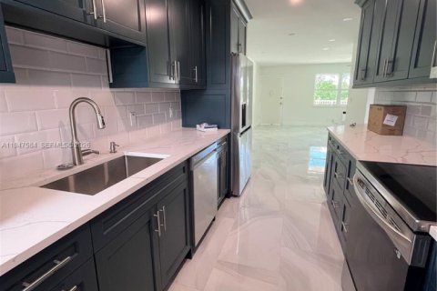 Кондоминиум с 1 спальней в Норт-Майами-Бич, Флорида № 2003702