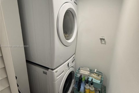 Купить кондоминиум в Майами, Флорида 2 спальни, 111.48м2, № 1986961 - фото 8