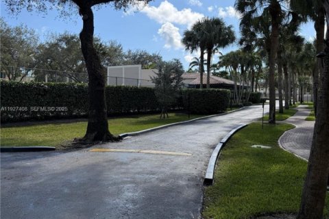 Купить кондоминиум в Майами, Флорида 2 спальни, 111.48м2, № 1986961 - фото 25