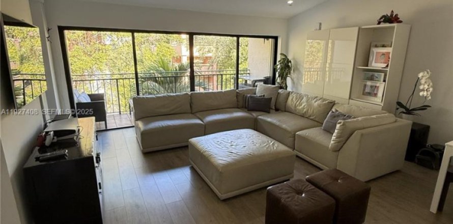 Кондоминиум с 2 спальнями в Майами, Флорида № 1986961