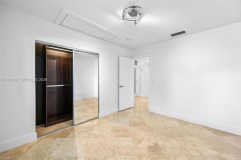 House in Palmetto Bay, Florida 4 bedrooms, 275.08 sq.m. № 2402456 - photo 14