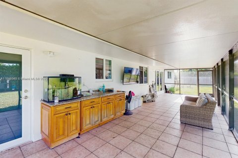 House in Homestead, Florida 3 bedrooms, 157.1 sq.m. № 1844047 - photo 22