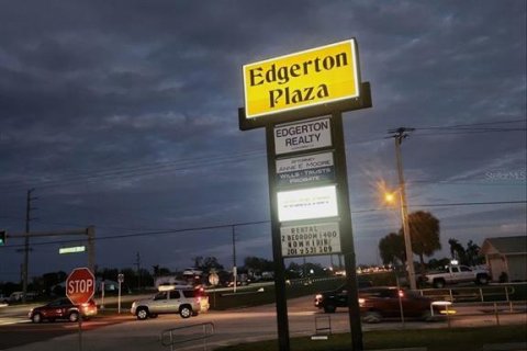 Immobilier commercial à Englewood, Floride 78.04 m2 № 2106309