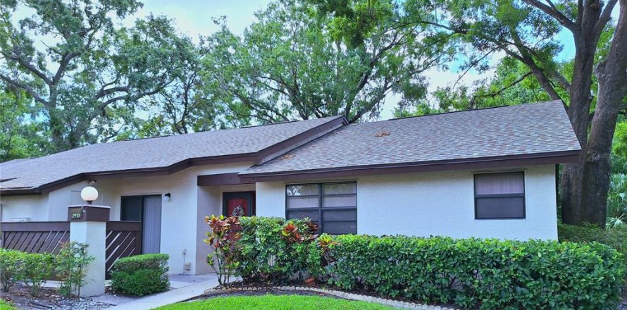 House in Palm Harbor, Florida 3 bedrooms, 120.59 sq.m. № 1680885