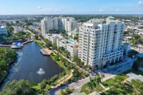 Condominio en venta en Boynton Beach, Florida, 1 dormitorio, 66.43 m2 № 1975880 - foto 1