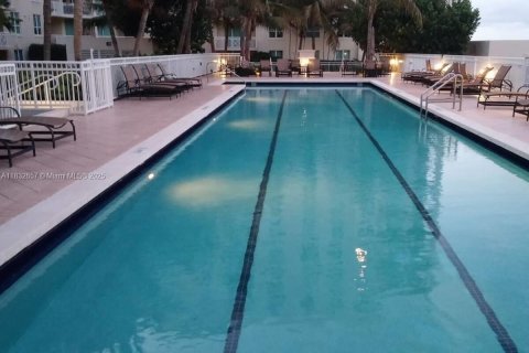 Condominio en venta en Boynton Beach, Florida, 1 dormitorio, 66.43 m2 № 1975880 - foto 6