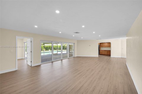 Casa en venta en Atlantis, Florida, 4 dormitorios, 237.55 m2 № 1891585 - foto 9