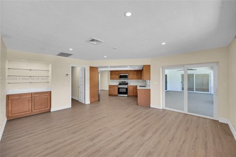 Casa en venta en Atlantis, Florida, 4 dormitorios, 237.55 m2 № 1891585 - foto 29