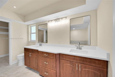 Casa en venta en Atlantis, Florida, 4 dormitorios, 237.55 m2 № 1891585 - foto 16
