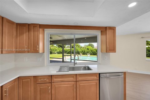 Casa en venta en Atlantis, Florida, 4 dormitorios, 237.55 m2 № 1891585 - foto 25