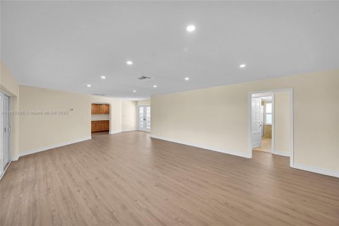 Casa en venta en Atlantis, Florida, 4 dormitorios, 237.55 m2 № 1891585 - foto 8