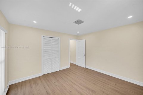 Casa en venta en Atlantis, Florida, 4 dormitorios, 237.55 m2 № 1891585 - foto 19
