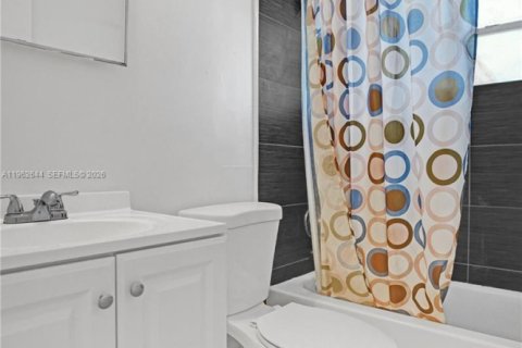 Villa ou maison à vendre à Delray Beach, Floride: 4 chambres, 106.93 m2 № 2023802 - photo 25