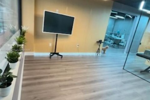 Immobilier commercial à vendre à West Miami, Floride № 1958814 - photo 1