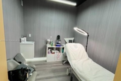 Immobilier commercial à vendre à West Miami, Floride № 1958814 - photo 2