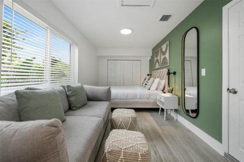 House in Pompano Beach, Florida 4 bedrooms, 91.79 sq.m. № 2079928 - photo 8