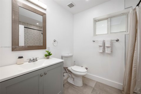 House in Pompano Beach, Florida 4 bedrooms, 91.79 sq.m. № 2079928 - photo 19