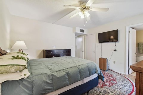 Condo in Saint Petersburg, Florida, 2 bedrooms  № 1774690 - photo 24
