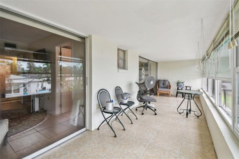 Condo in Saint Petersburg, Florida, 2 bedrooms  № 1774690 - photo 15