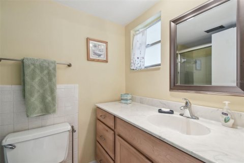 Condo in Saint Petersburg, Florida, 2 bedrooms  № 1774690 - photo 25