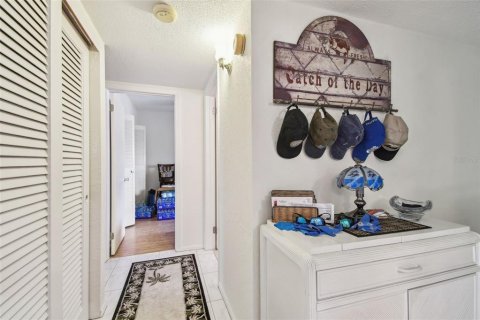 Condo in Saint Petersburg, Florida, 2 bedrooms  № 1774690 - photo 17