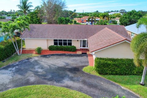 Casa en alquiler en Lake Worth, Florida, 4 dormitorios, 220.09 m2 № 996049 - foto 1