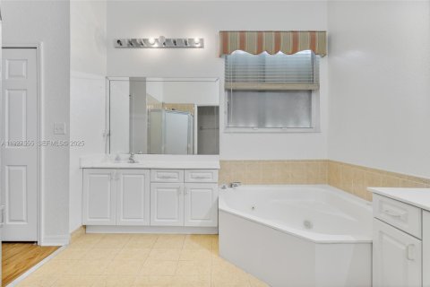 Купить виллу или дом в Мирамар, Флорида 3 спальни, 184.5м2, № 1988950 - фото 16