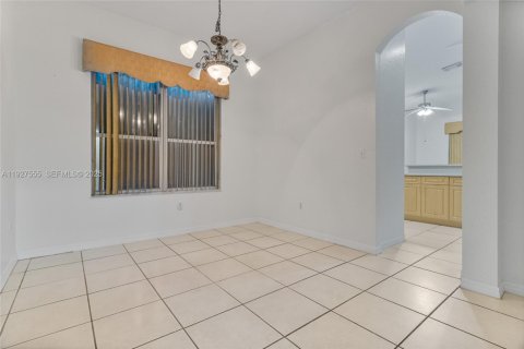 Купить виллу или дом в Мирамар, Флорида 3 спальни, 184.5м2, № 1988950 - фото 5